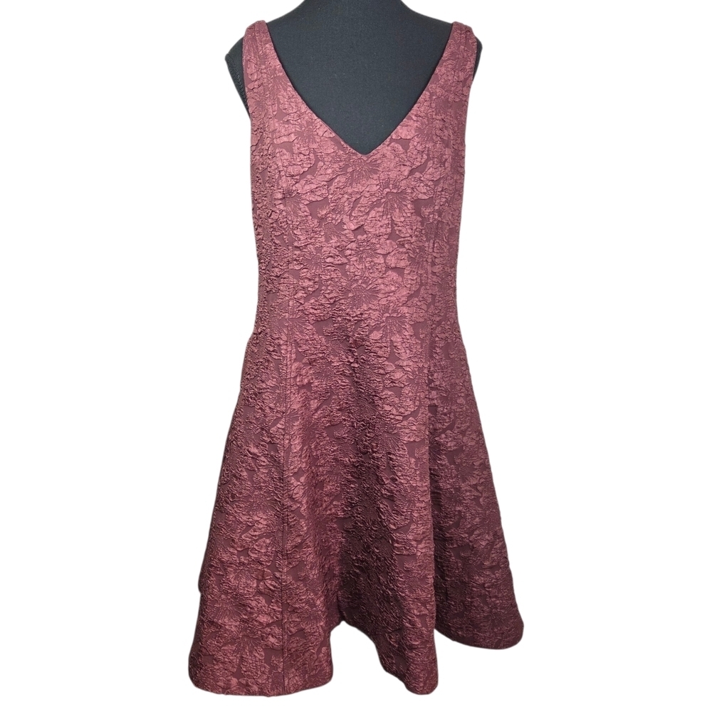 RW&CO. Textured Sleeveless Deep V Burgundy Dress With Pockets Size 10